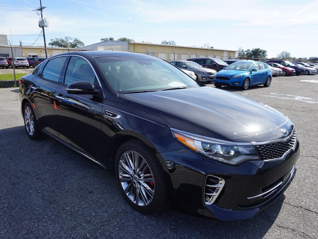 Pre Owned 2017 Kia Optima Sxl 4d Sedan In Harvey K245558a Ray Pre Owned 2017 Kia Optima Sxl